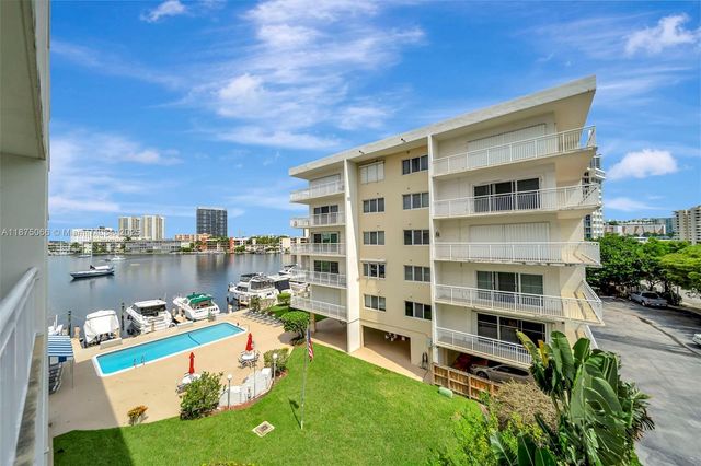 126 Golden Isles Dr 43A, Hallandale Beach, FL 33009