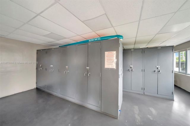 126 Golden Isles Dr 43A, Hallandale Beach, FL 33009