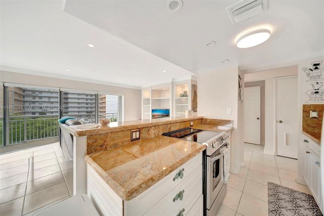 126 Golden Isles Dr 43A, Hallandale Beach, FL 33009