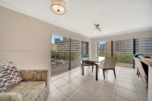 126 Golden Isles Dr 43A, Hallandale Beach, FL 33009