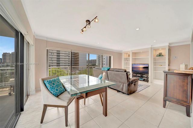 126 Golden Isles Dr 43A, Hallandale Beach, FL 33009