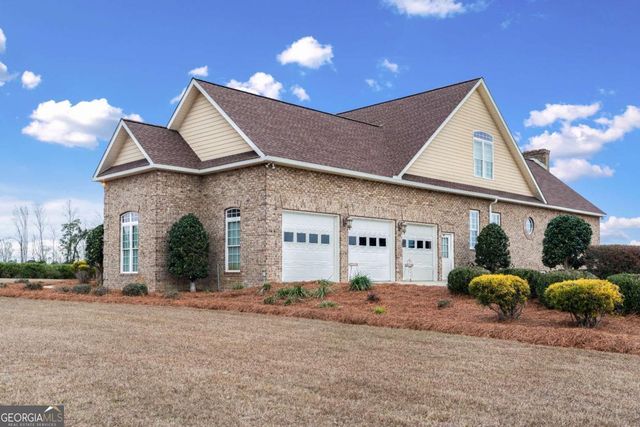 42 Claxton Road, Hazlehurst, GA 31539