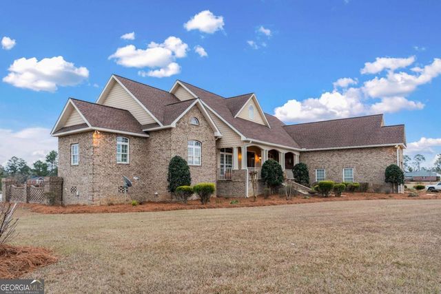 42 Claxton Road, Hazlehurst, GA 31539