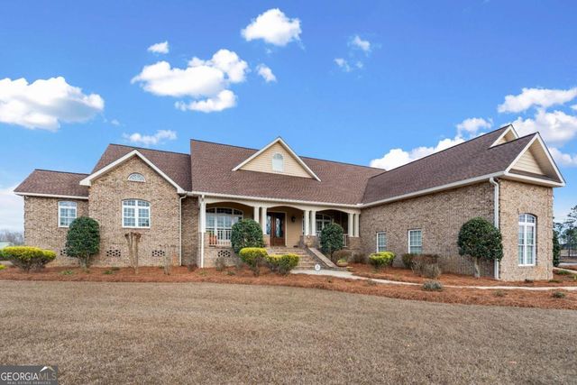 42 Claxton Road, Hazlehurst, GA 31539