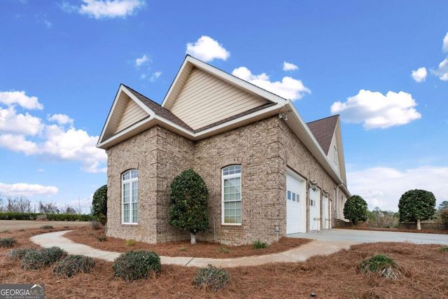 42 Claxton Road, Hazlehurst, GA 31539