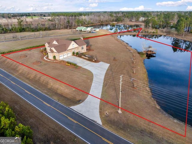 42 Claxton Road, Hazlehurst, GA 31539