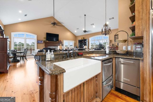 42 Claxton Road, Hazlehurst, GA 31539