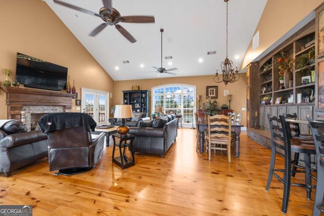 42 Claxton Road, Hazlehurst, GA 31539