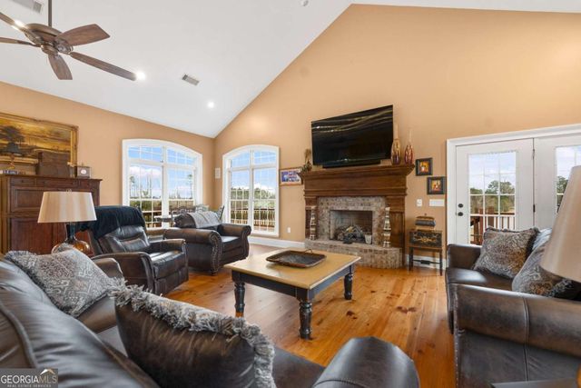 42 Claxton Road, Hazlehurst, GA 31539