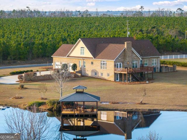 42 Claxton Road, Hazlehurst, GA 31539