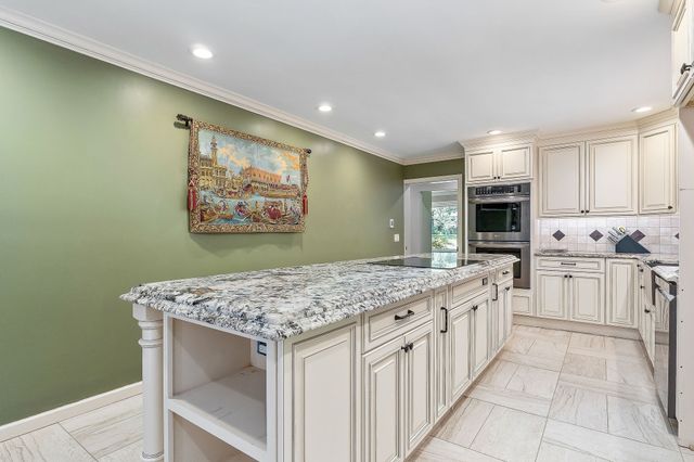 727 Timber Ln, Cookeville, TN 38501