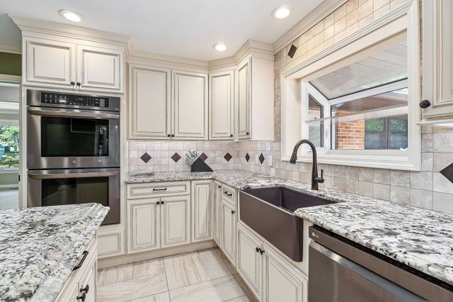 727 Timber Ln, Cookeville, TN 38501