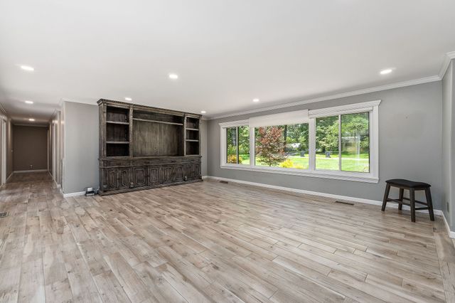 727 Timber Ln, Cookeville, TN 38501