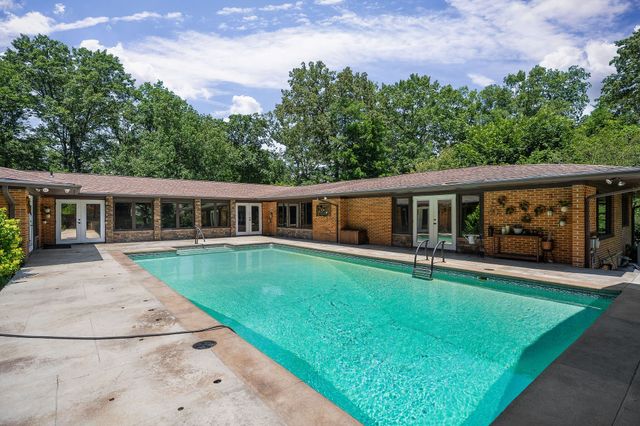 727 Timber Ln, Cookeville, TN 38501