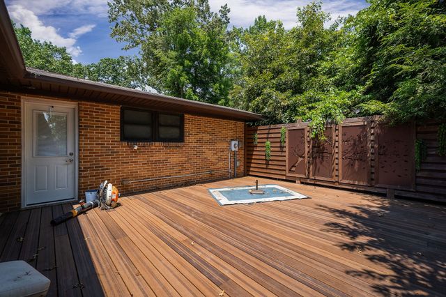 727 Timber Ln, Cookeville, TN 38501