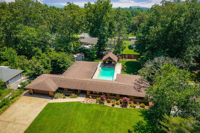 727 Timber Ln, Cookeville, TN 38501