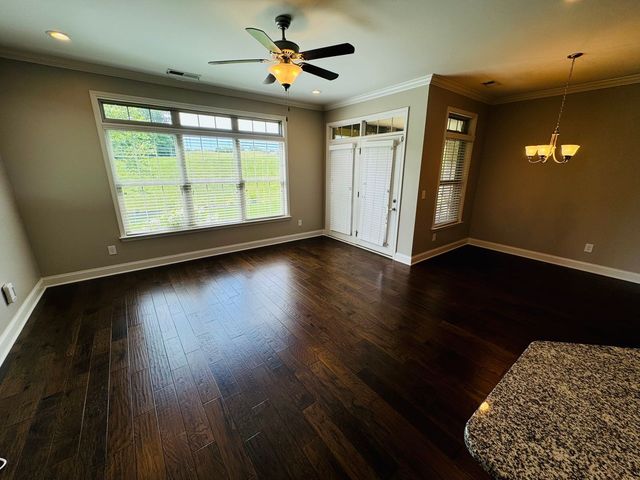 1015 Callaway Dr, Lebanon, TN 37087