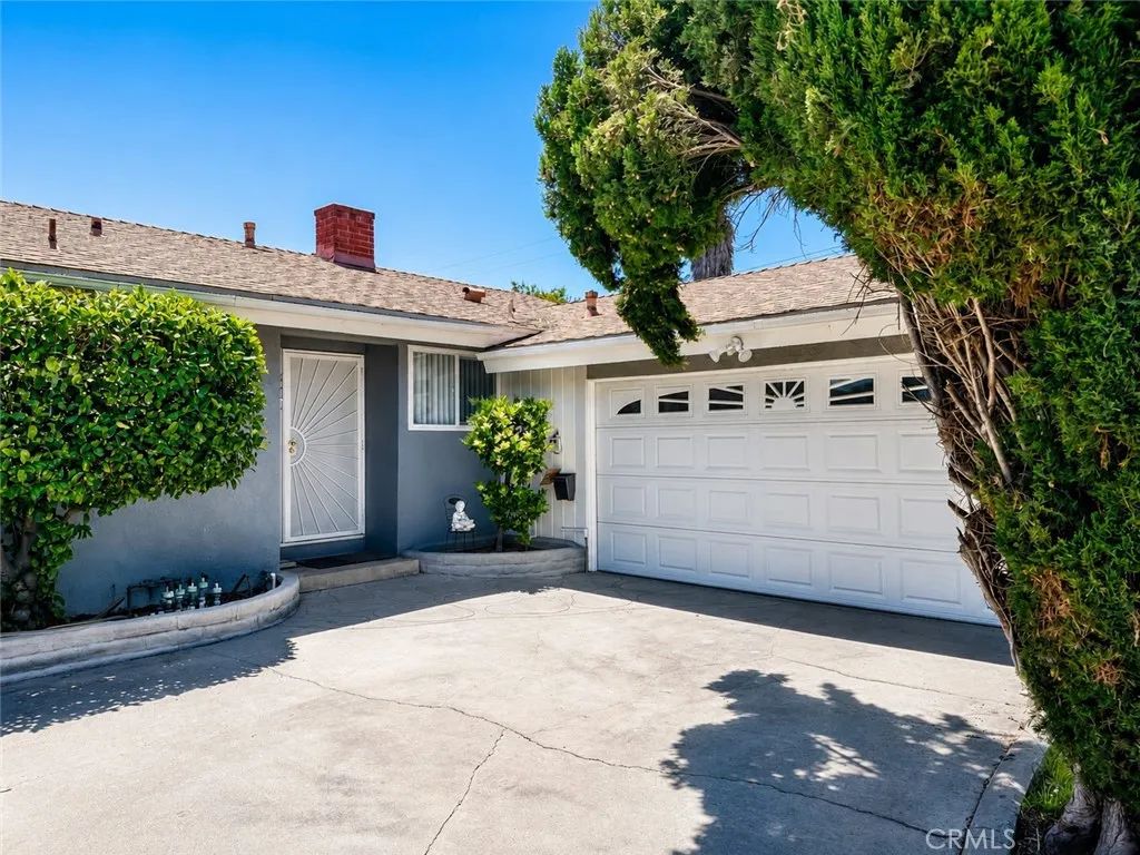 16404 Mayall Street, North Hills, CA 91343