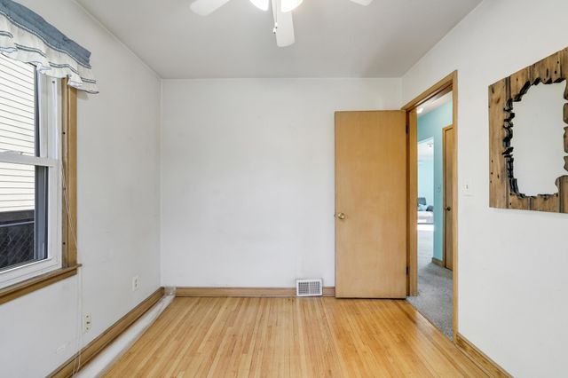 3255 36th Avenue S, Minneapolis, MN 55406