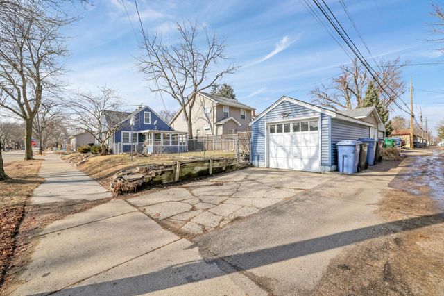 3255 36th Avenue S, Minneapolis, MN 55406