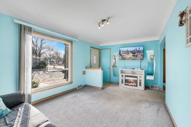 3255 36th Avenue S, Minneapolis, MN 55406