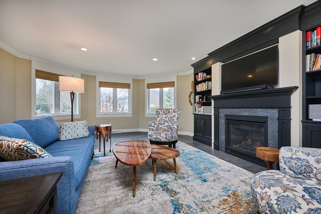 14 Mcintosh Drive 14, Amherst, MA 01002