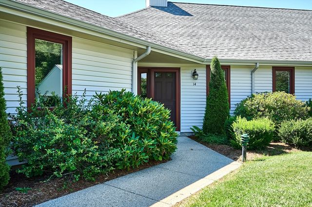 14 Mcintosh Drive 14, Amherst, MA 01002