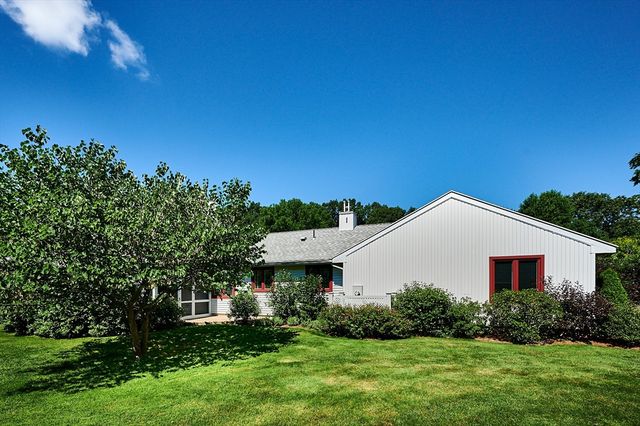 14 Mcintosh Drive 14, Amherst, MA 01002