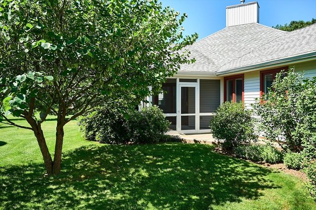 14 Mcintosh Drive 14, Amherst, MA 01002