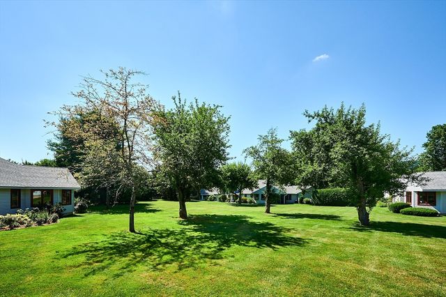 14 Mcintosh Drive 14, Amherst, MA 01002