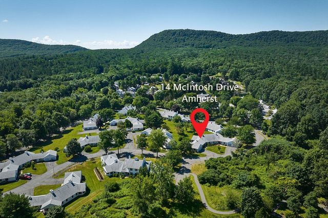 14 Mcintosh Drive 14, Amherst, MA 01002