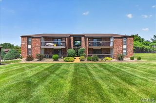 6840 Cottage Grove Lane I, St Louis, MO 63129