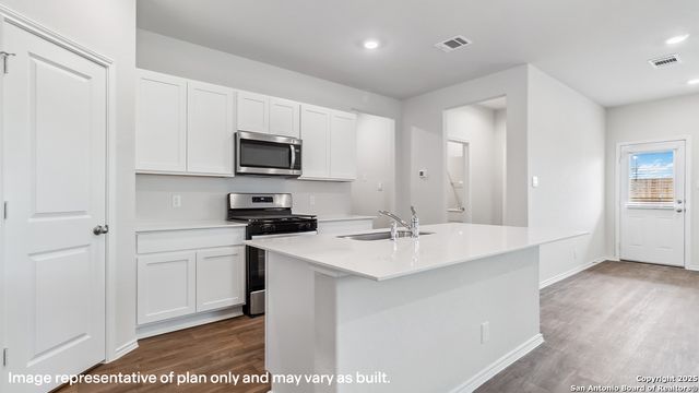 9831 Beaumont Brk, San Antonio, TX 78221