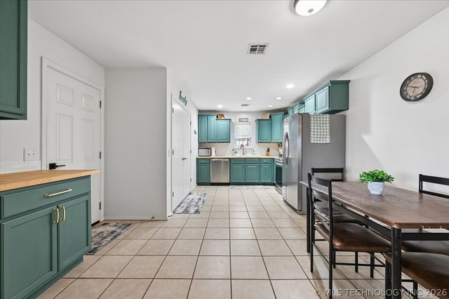 63 W Fairlane Drive, Sapulpa, OK 74066