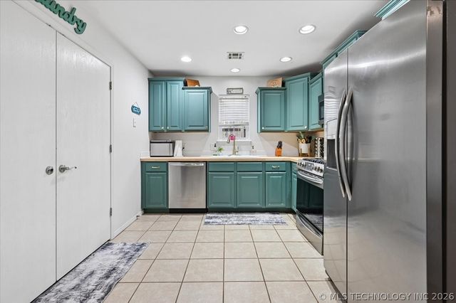 63 W Fairlane Drive, Sapulpa, OK 74066