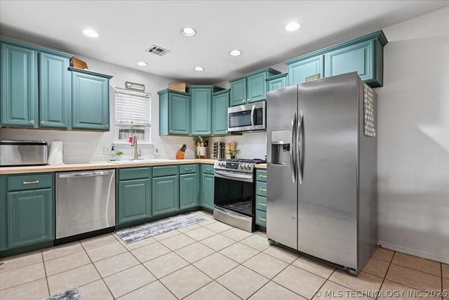 63 W Fairlane Drive, Sapulpa, OK 74066