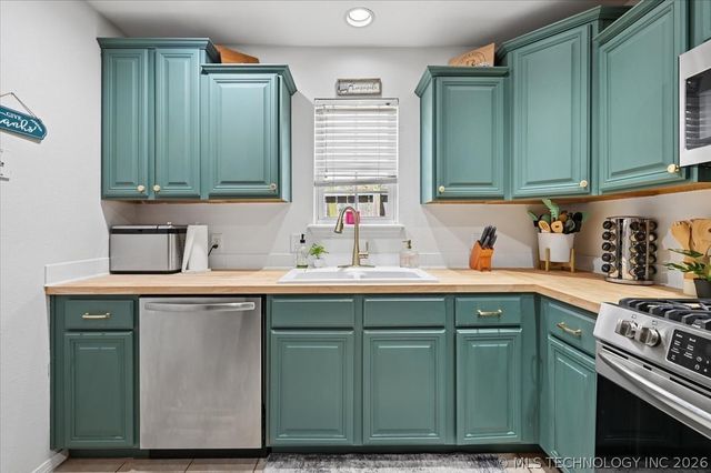 63 W Fairlane Drive, Sapulpa, OK 74066