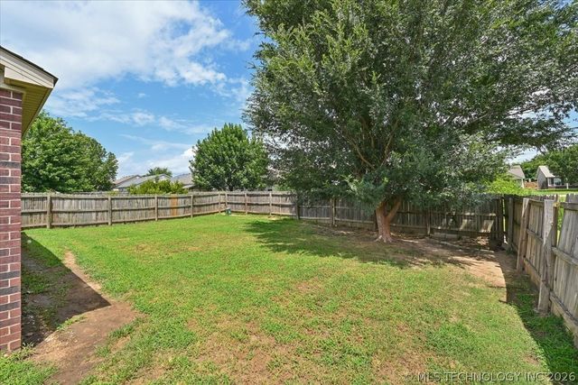 63 W Fairlane Drive, Sapulpa, OK 74066