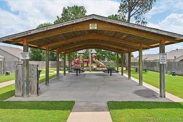 63 W Fairlane Drive, Sapulpa, OK 74066