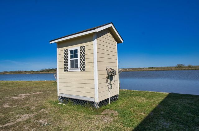 1709 County Road 441d, Brazoria, TX 77422