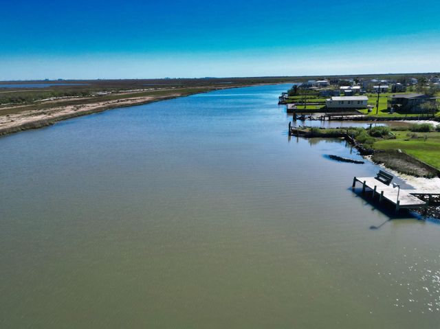 1709 County Road 441d, Brazoria, TX 77422