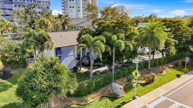 1201 E PEPPERTREE DRIVE 234, Sarasota, FL 34242