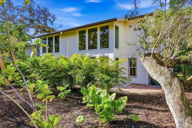 1201 E PEPPERTREE DRIVE 234, Sarasota, FL 34242