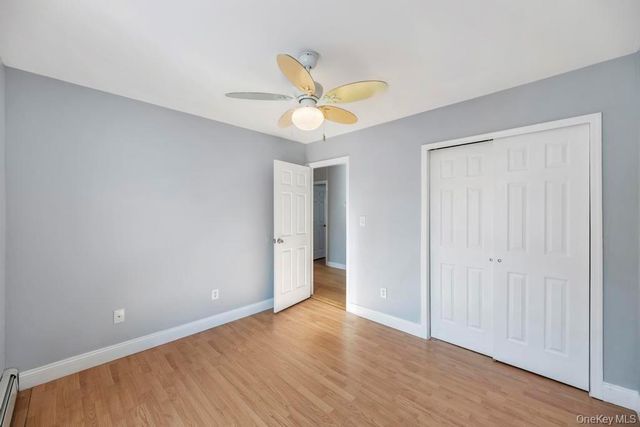 1 Vinyard Way, Coram, NY 11727