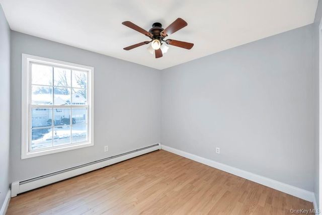 1 Vinyard Way, Coram, NY 11727