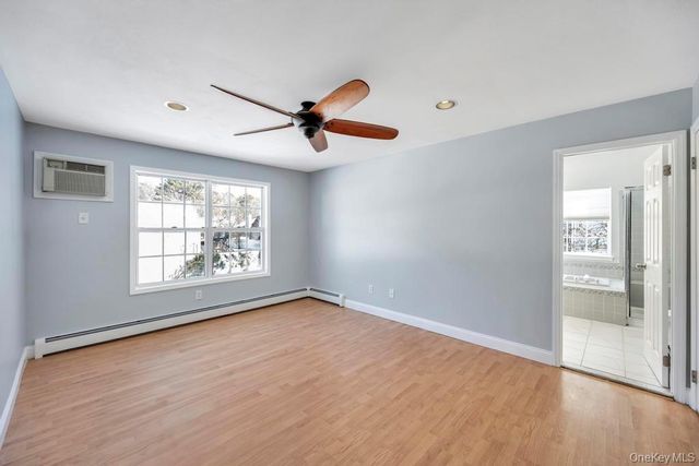 1 Vinyard Way, Coram, NY 11727