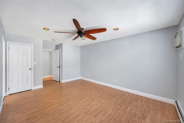 1 Vinyard Way, Coram, NY 11727