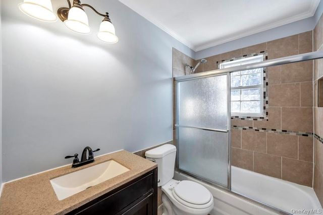 1 Vinyard Way, Coram, NY 11727