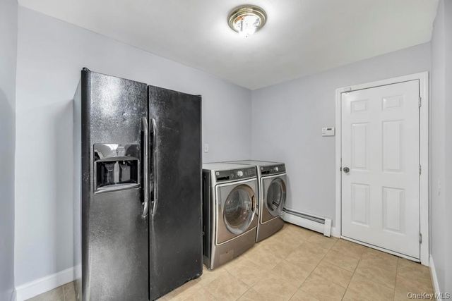 1 Vinyard Way, Coram, NY 11727