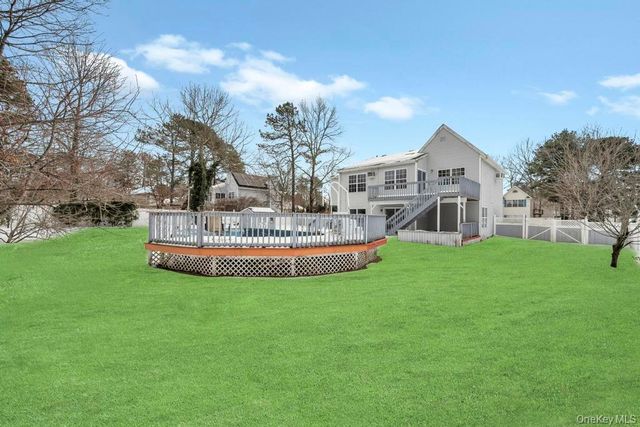 1 Vinyard Way, Coram, NY 11727